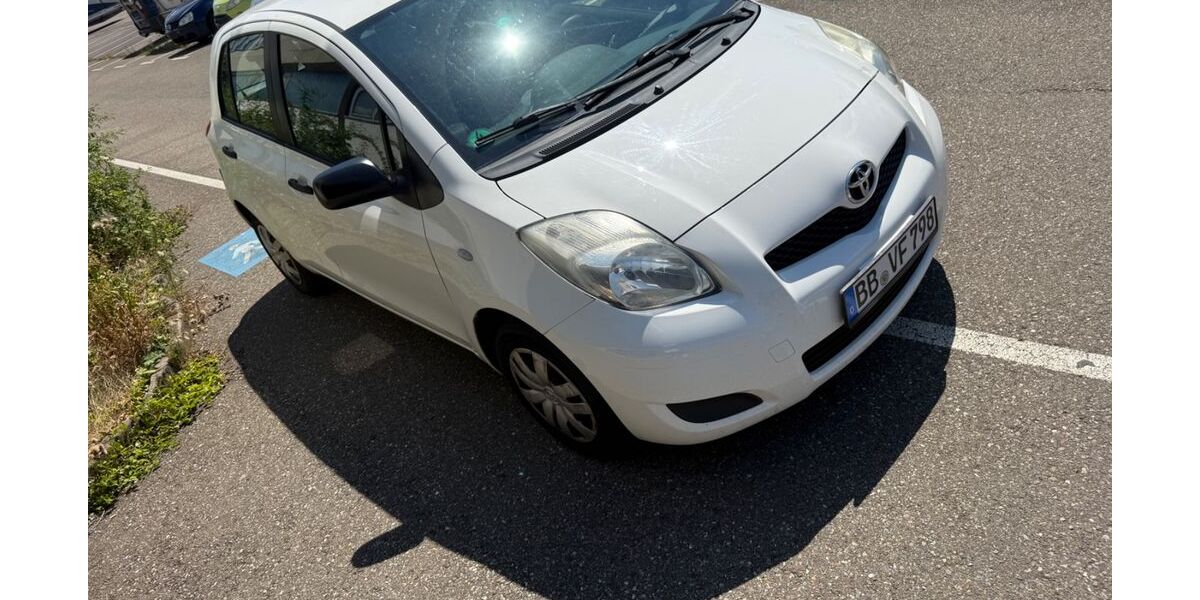 Toyota Yaris 223.000 km 1.490 &euro; Stuttgart 70178