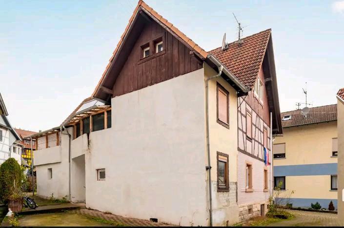 Mehrfamilienhaus, Wohnhaus Gernsbach - 14 Zimmer, 328 m&sup2;, 370.000&euro; | Angebot:26196900