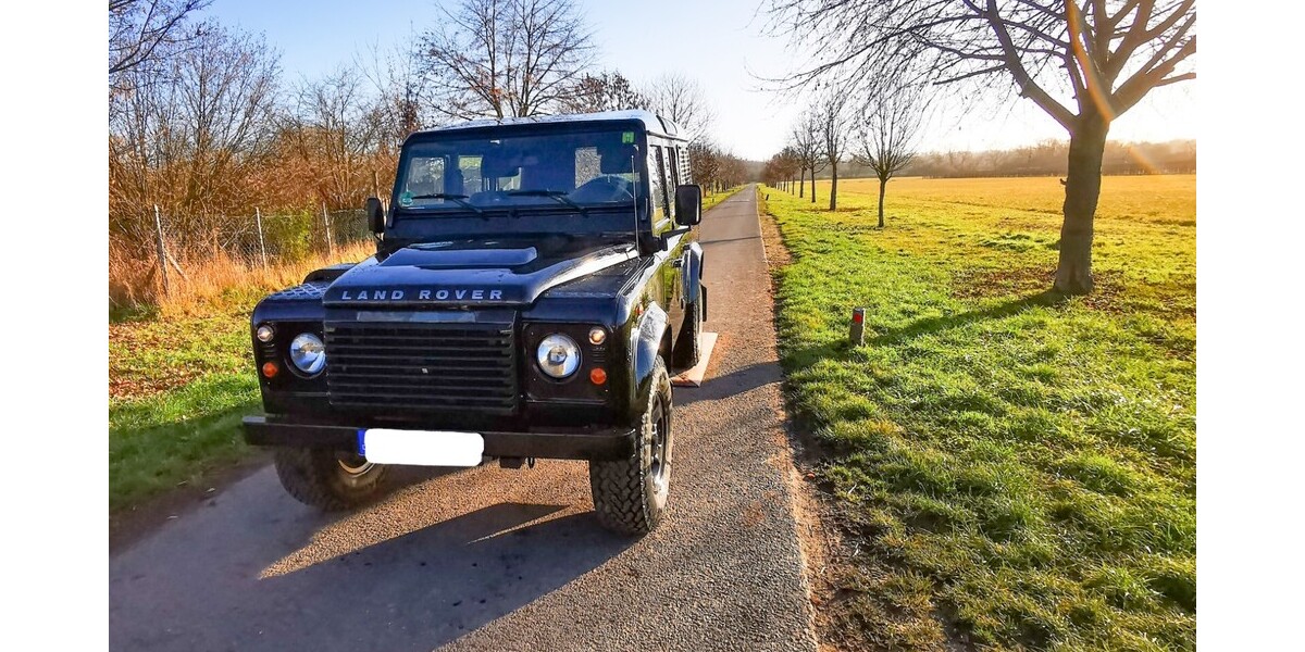 Land Rover Defender 100.000 km 45.000 € Dienheim 55276