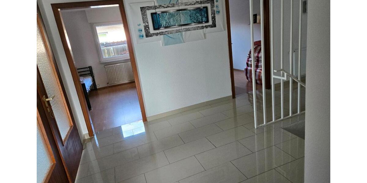 Bungalow Hambühren - 6 Zimmer, 200 m&sup2;, 1.500&euro; | Angebot:26375609