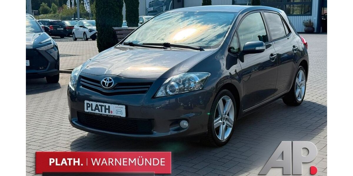 Toyota Auris 152.703 km 6.990 &euro; Rostock-Warnemünde 18119