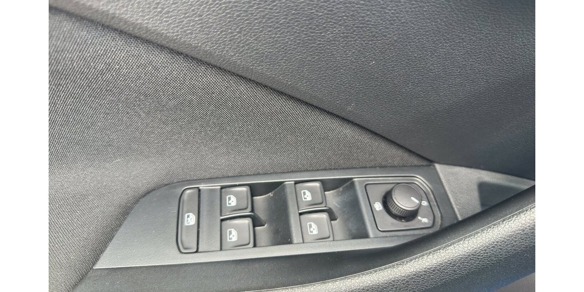 Skoda Kamiq 1.0 TSi Selection Black *Sitzhzg/Kamera/LED/ 19.973 km 21.490 &euro; Bamberg 96052