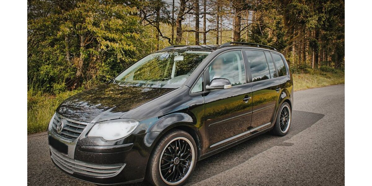 VW Touran 229.000 km 3.699 &euro; Herborn 35745