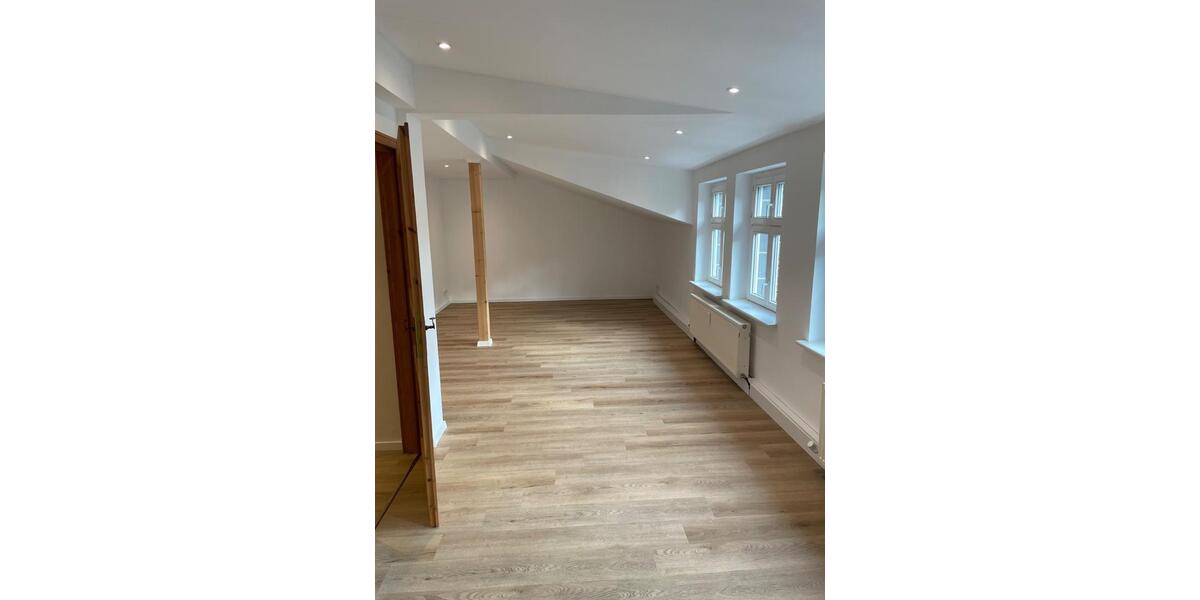 Dachgeschoßwohnung Hennigsdorf - 1.5 Zimmer, 63 m&sup2;, 790&euro; | Angebot:26123684