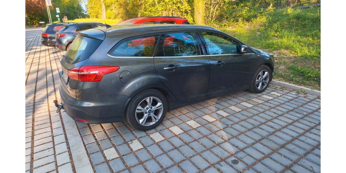 Ford Focus 190.000 km 4.950 &euro; Wiehl 51674