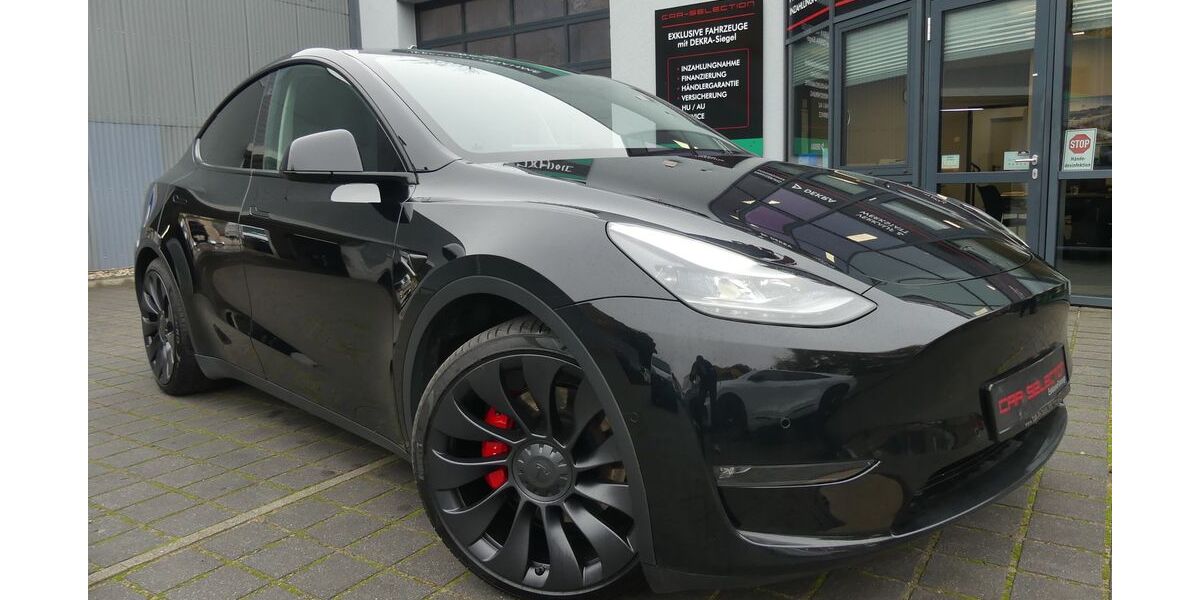 Tesla Model Y 41.153 km 36.800 &euro; Berlin 13156