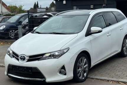 Toyota Auris 216.747 km 7.900 € Berlin 12353