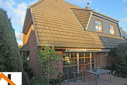 *Top gepflegte Haushälfte * Carport * Terrasse * EBK * Voll- und Duschbad * Gäste-WC * Keller * 4 zimmer