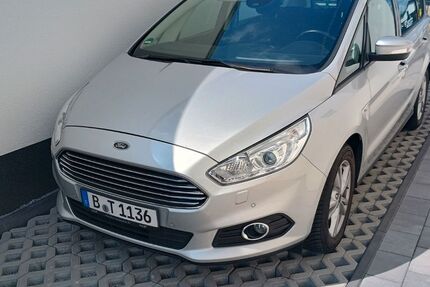 Ford S-Max 156.000 km 14.000 € Berlin 12359