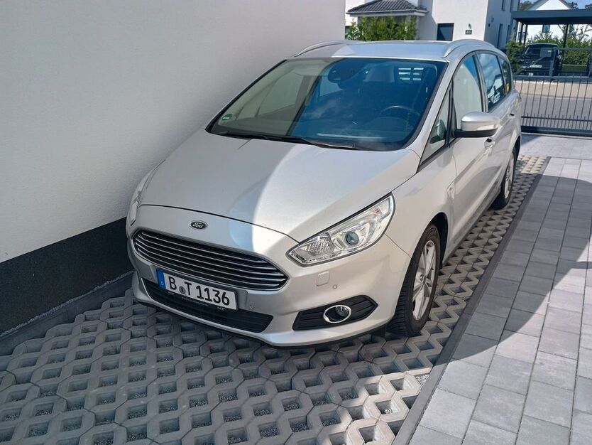Ford S-Max 156.000 km 14.000 € Berlin 12359