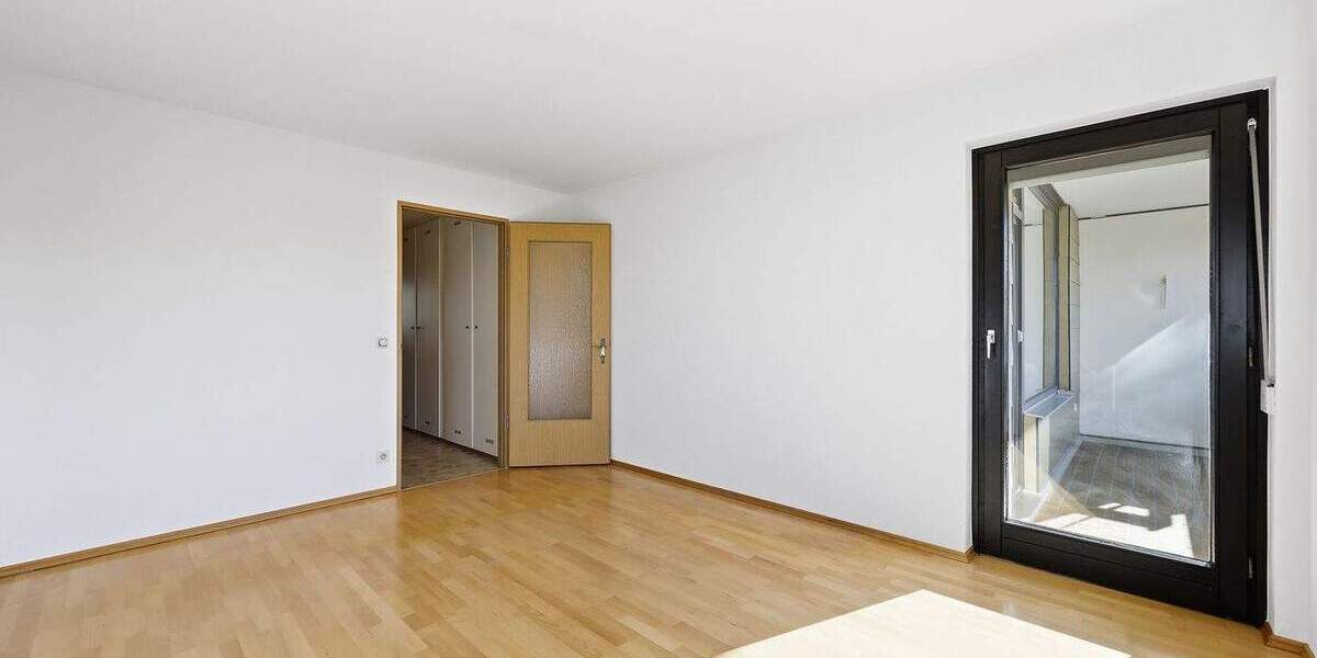 Etagenwohnung München Berg am Laim - 3 Zimmer, 82 m&sup2;, 499.000&euro; | Angebot:25602538