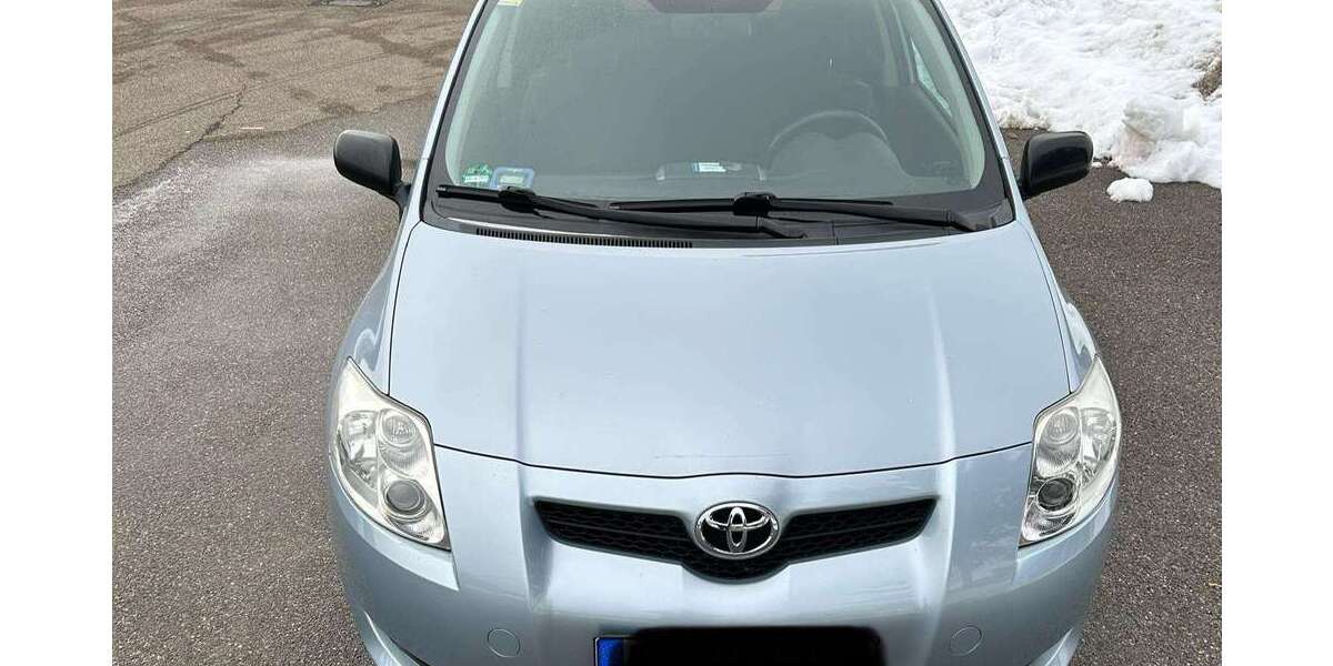 Toyota Auris 215.392 km 5.100 &euro; Erlangen 91052