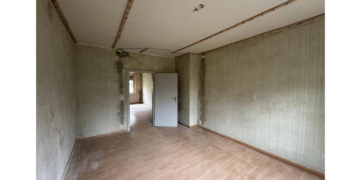 Hochparterre Hohenmölsen - 3 Zimmer, 67 m&sup2;, 55.000&euro; | Angebot:25253817