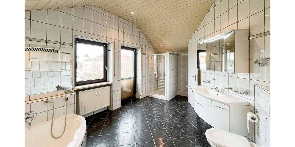 Etagenwohnung Unterneukirchen - 3 Zimmer, 88 m&sup2;, 220.000&euro; | Angebot:26244627