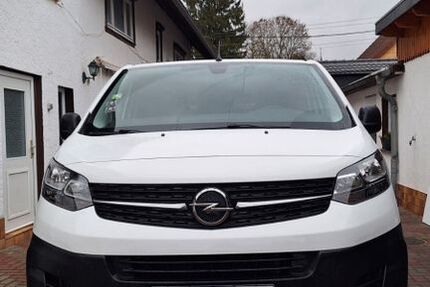 Opel Vivaro 124.000 km 12.900 &euro; Nürnberg 90427