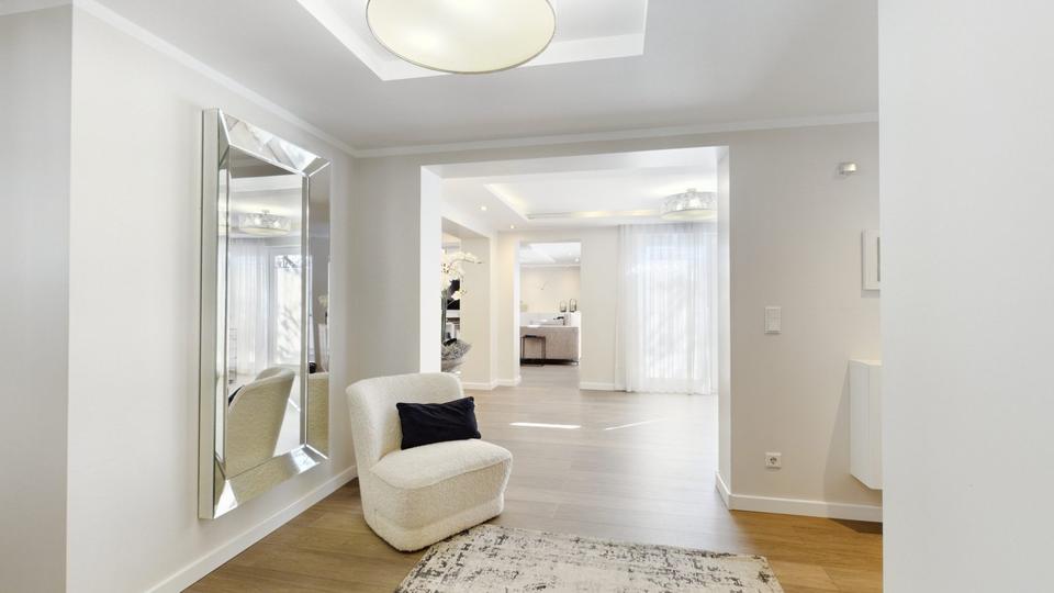 Einfamilienhaus Holzminden - 9 Zimmer, 230 m&sup2;, 2.700&euro; | Angebot:26253737