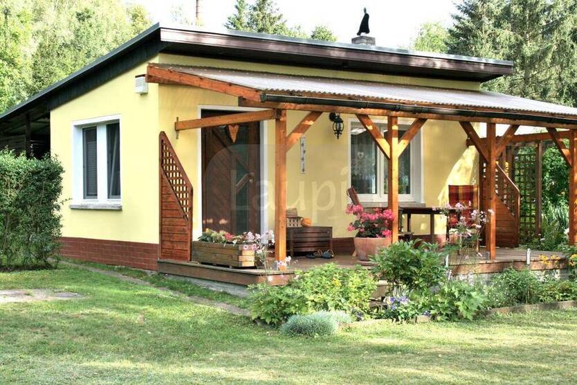 Gepflegtes Wochenendgrundstück mit massivem Gartenhaus bei Bad Freienwalde