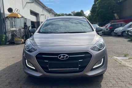 Hyundai i30 204.000 km 5.999 &euro; Trappenkamp 24610