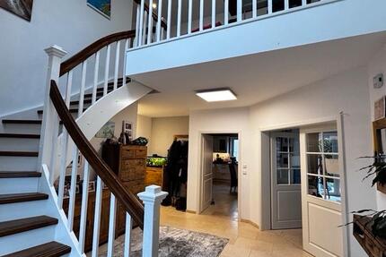 Haus Lehre - 6 Zimmer, 225 m&sup2;, 2.400&euro; | Angebot:25996872