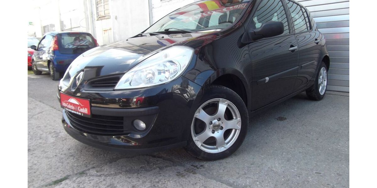 Renault Clio 119.700 km 2.899 &euro; Berlin 12277
