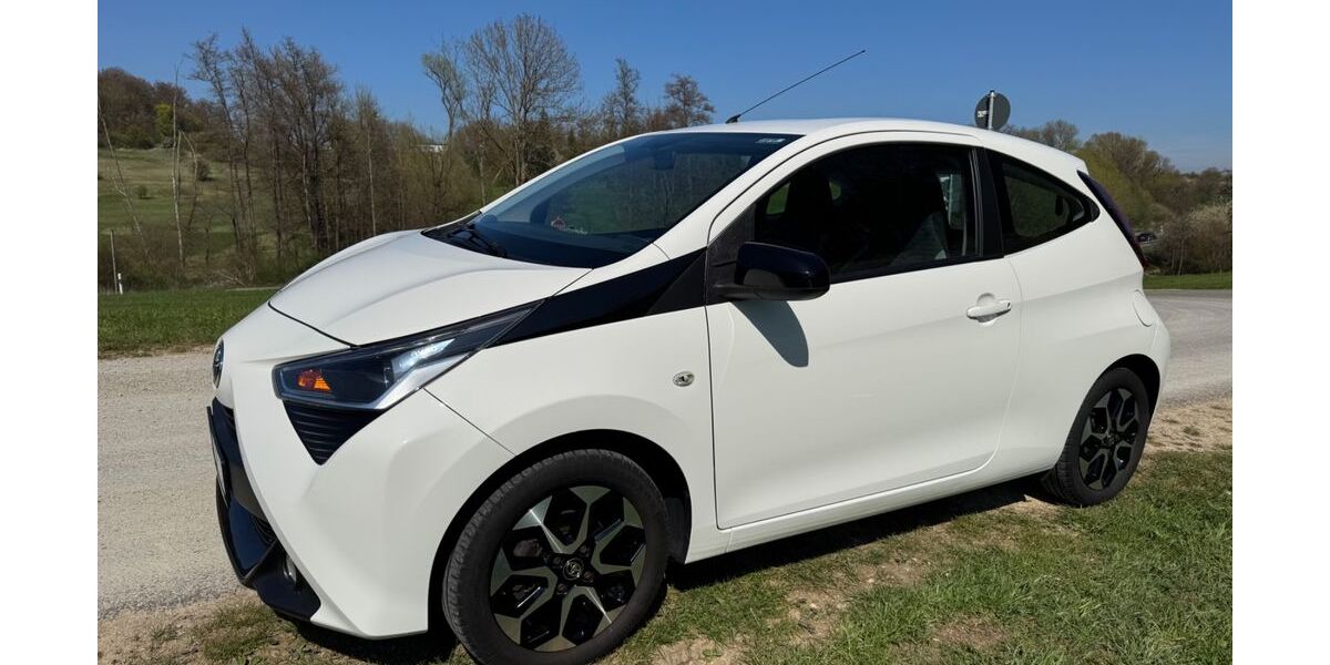 Toyota Aygo (X) 74.400 km 8.990 &euro; Nürtingen 72622
