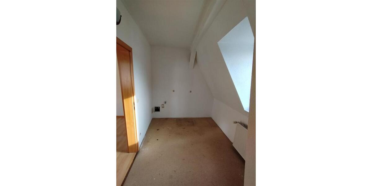 Etagenwohnung Reichenbach im Vogtland - 3 Zimmer, 103 m&sup2;, 399&euro; | Angebot:26176769