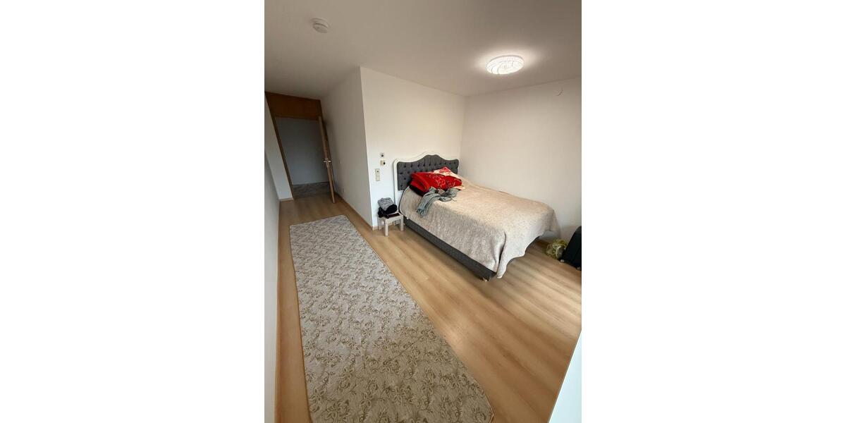 Reihenmittelhaus mit 5 Zimmern und Einbauküche 5 zimmer