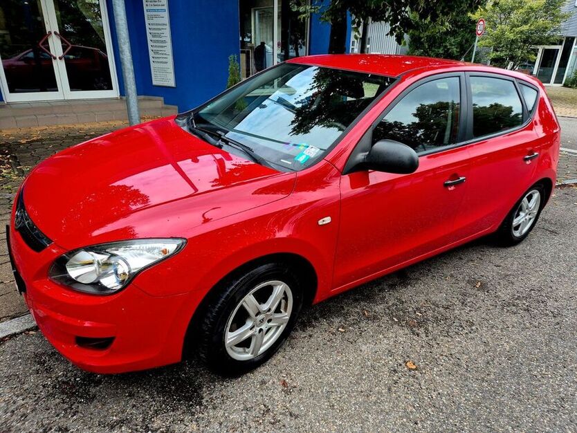 i30