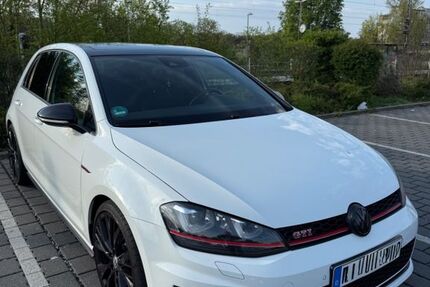 VW Golf 165.000 km 14.099 &euro; Mehrstetten 72537