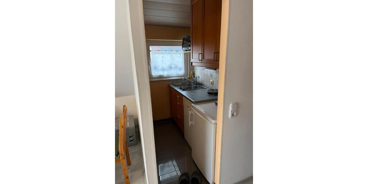 2 Zimmer DG-Wohnung mit Balkon, EBK und Stellplatz 2 zimmer