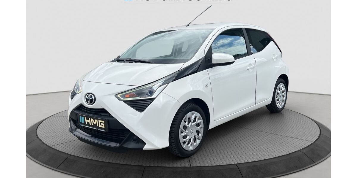 Toyota Aygo (X) 64.000 km 8.900 &euro; Büdingen-Düdelsheim 63654