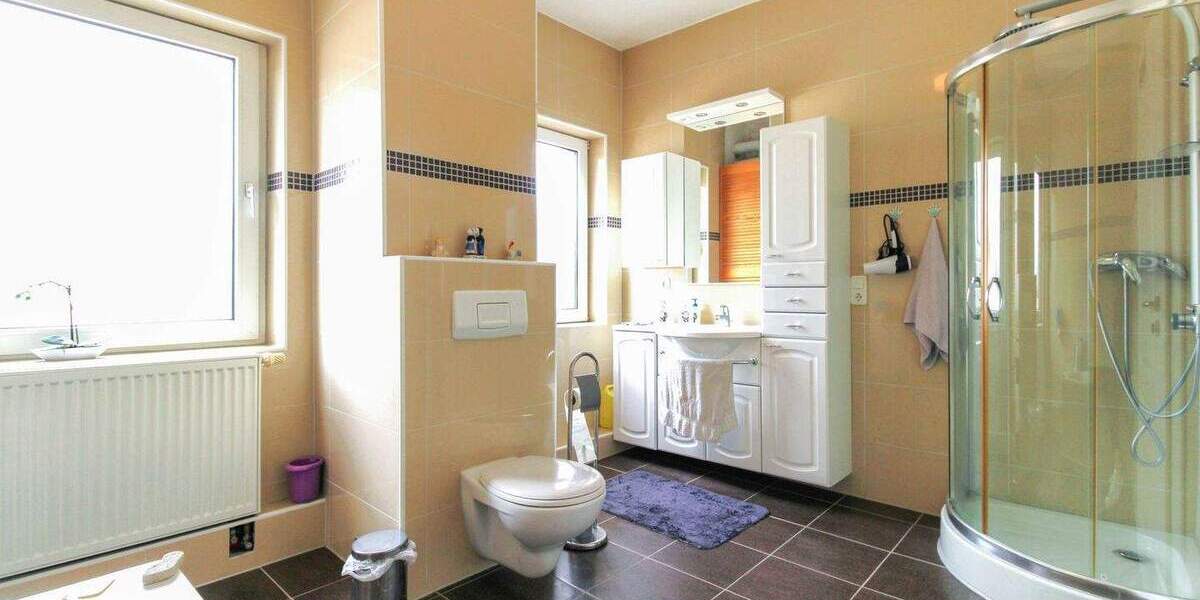 Reihenmittelhaus Heinsberg Oberbruch - 6 Zimmer, 172 m&sup2;, 280.000&euro; | Angebot:25472682