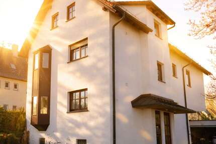 Haus zum Kaufen in Fellbach 950.000 € 330 m² 10 zimmer