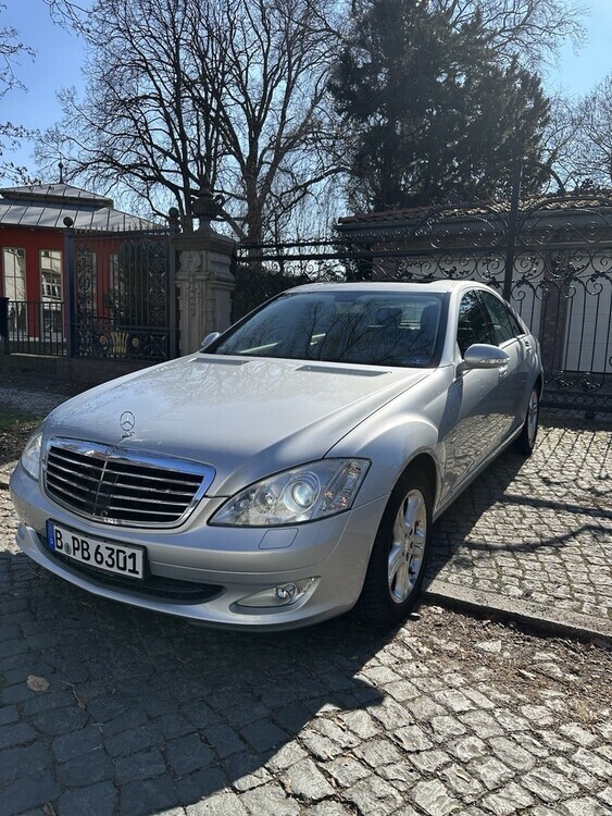 Mercedes-Benz S 320 255.000 km 11.000 € Berlin 10178