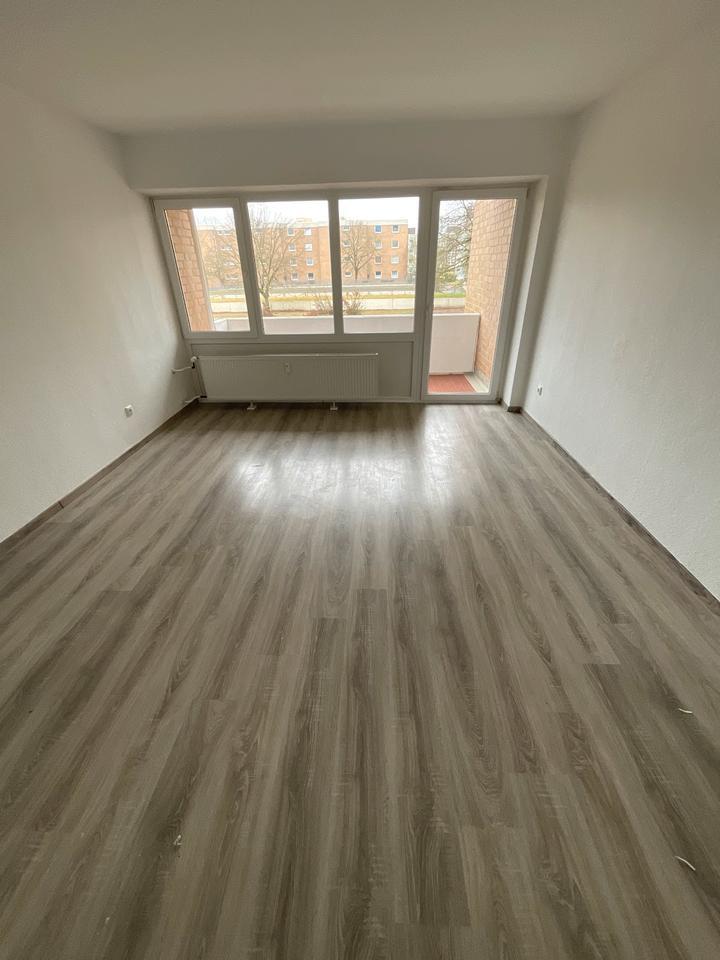 2 Zimmerwohnung mit Balkon zu sofort frei! zimmer