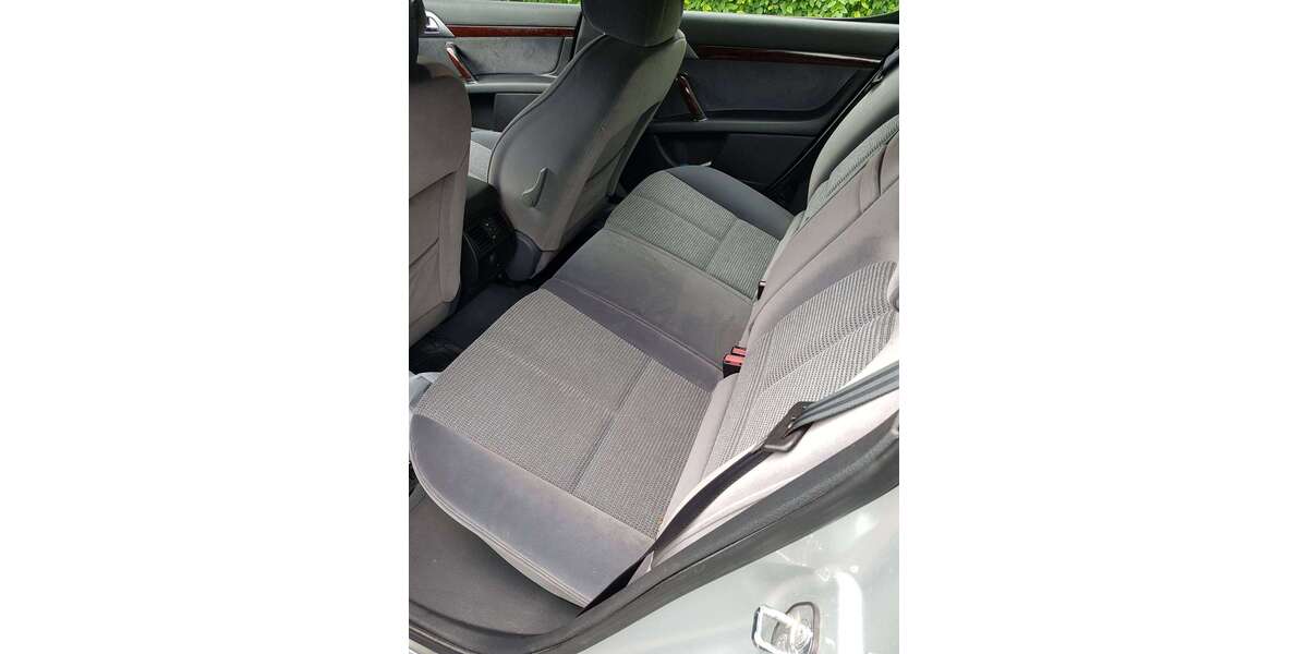 Peugeot 407 130.500 km 2.200 &euro; Frankfurt am Main 60389