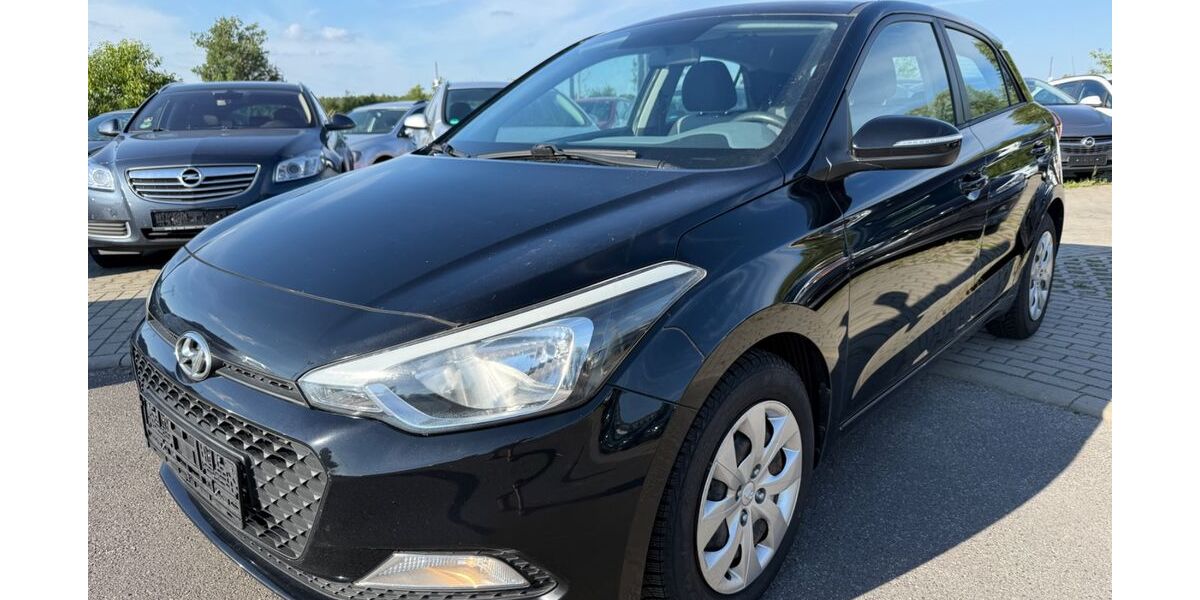 Hyundai i20 190.000 km 5.400 &euro; Wildau 15745