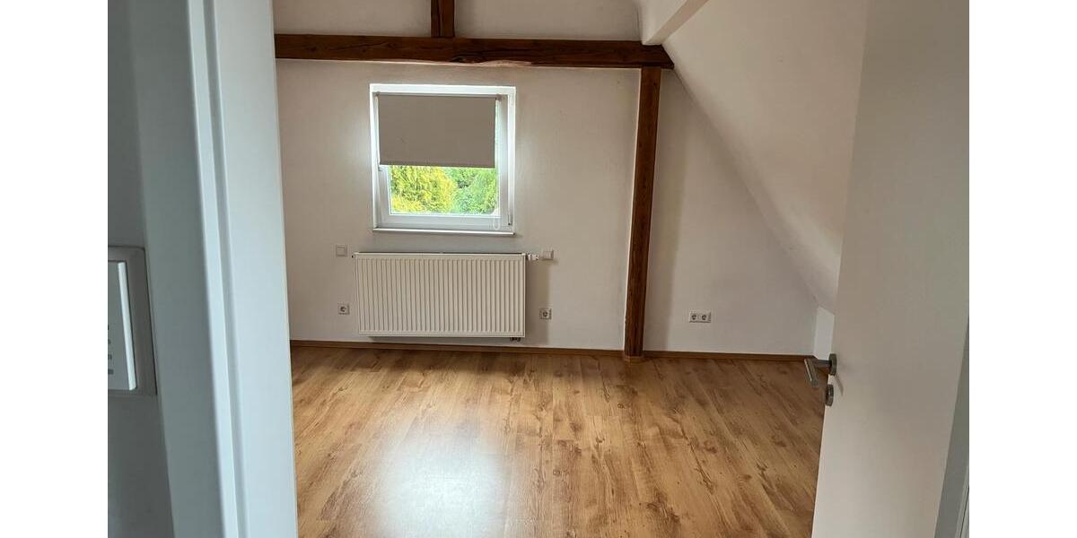 Charmante DG-Wohnung in Top-Lage – ab 01.02.2026 frei 1 zimmer