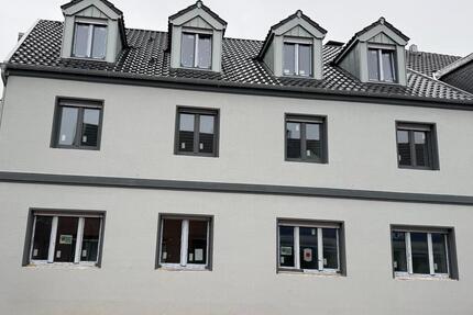 Erstbezug nach Kernsanierung: 65.7qm EG-Wohnung mit Einbauküche 1 zimmer