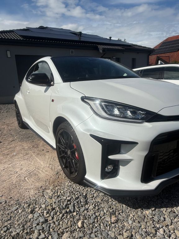 Yaris