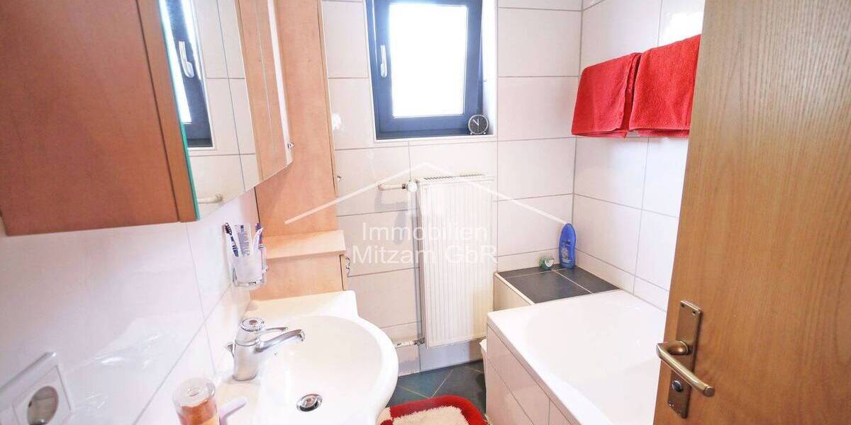 Mehrfamilienhaus, Wohnhaus Greding - 7 Zimmer, 229 m&sup2;, 300.000&euro; | Angebot:26487598