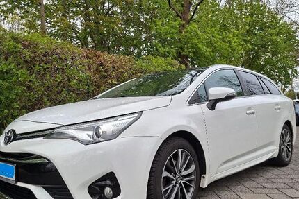 Toyota Avensis 126.800 km 14.950 &euro; Bad Oeynhausen 32547