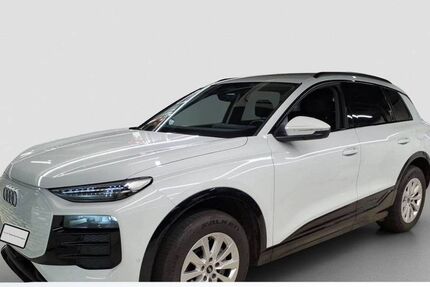 Audi Q6 e-tron 4.987 km 52.660 € Neutraubling 93073