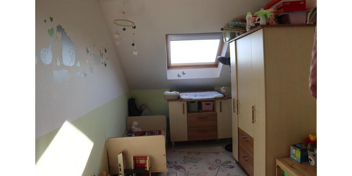 Dachgeschoßwohnung Roth - 3.5 Zimmer, 82 m&sup2;, 199.000&euro; | Angebot:25162874