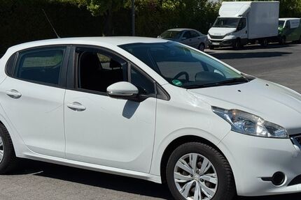 Peugeot 208 52.747 km 4.900 &euro; Alsdorf 52477
