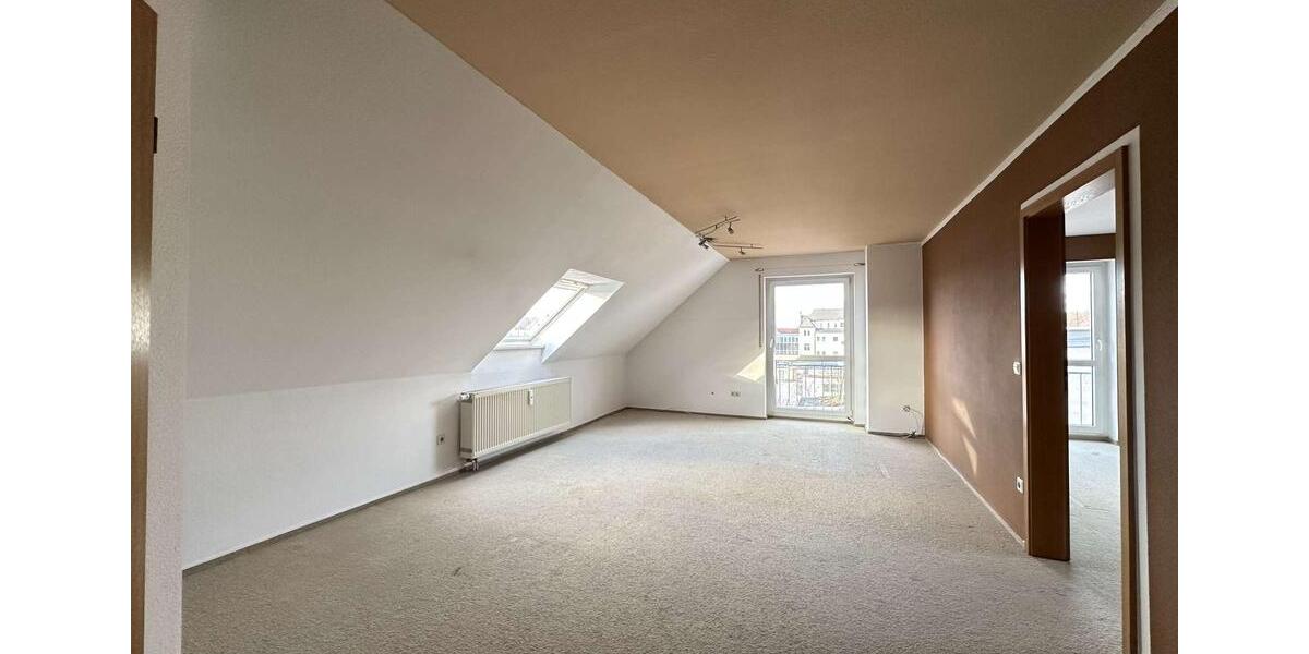 Dachgeschoßwohnung Niesky - 3 Zimmer, 74 m&sup2;, 545&euro; | Angebot:25252696