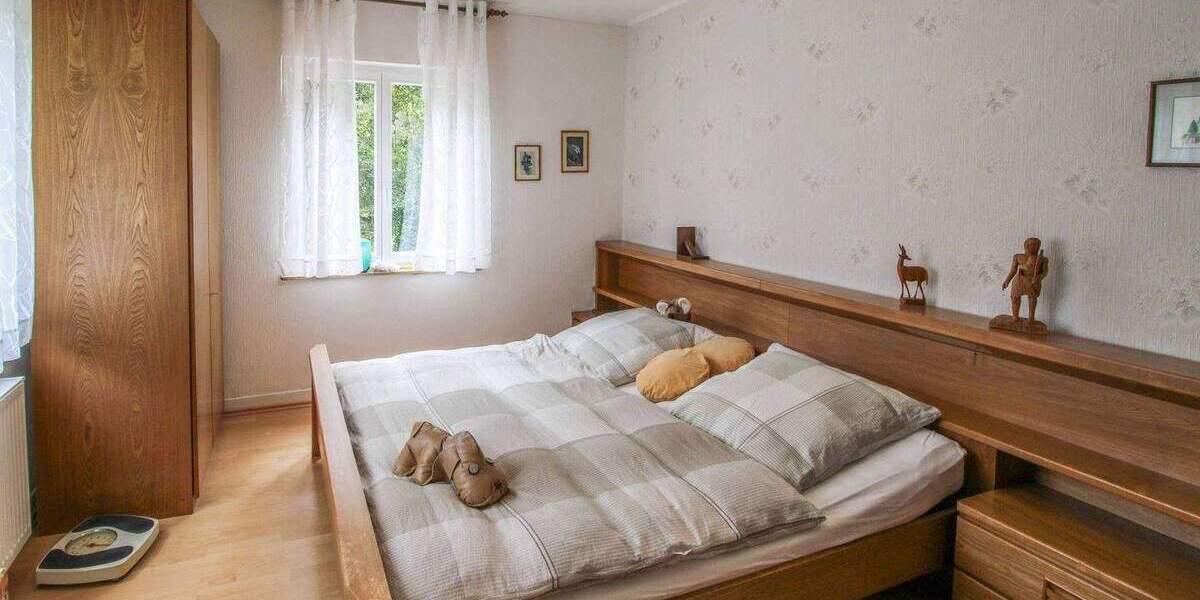 Einfamilienhaus Calw - 7 Zimmer, 329.000&euro; | Angebot:25475974