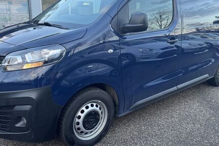 Opel Vivaro 63.000 km 15.800 &euro; Dachau (bei München) 85221