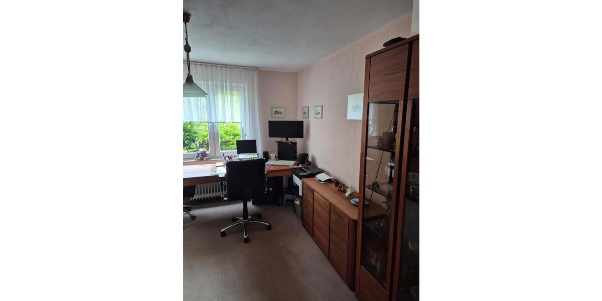 Vermiete gesamtes Haus mit separaten Eingängen mit DGNutzung 7 zimmer