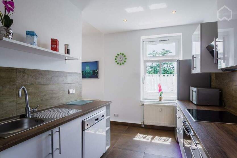 Helle 4-RW mit Kamin und Einbauküche 4 zimmer